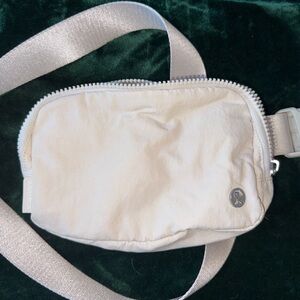 Lululemon Everywhere Belt Bag 1L